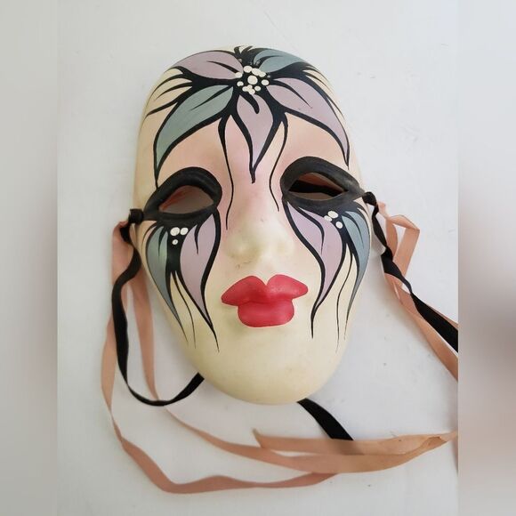 ❌SOLD❌ 1989 Signed Nola Masks (2) - Picture 8 of 13